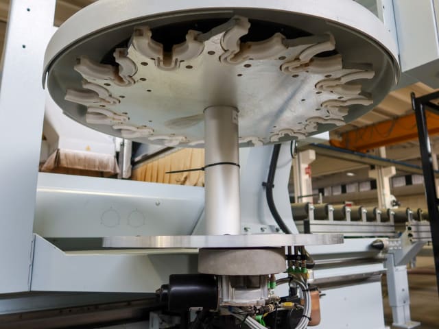 네스팅 작업대가 있는 머시닝 센터 WEEKE BHP 200 / VANTAGE 714