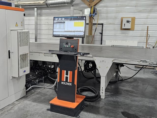 Centra Obróbcze Z Płaskim Stołem Nesting HOLZHER DYNESTIC 7535