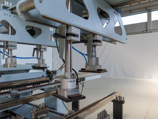 Automatic Drilling Machine WEEKE BST 500