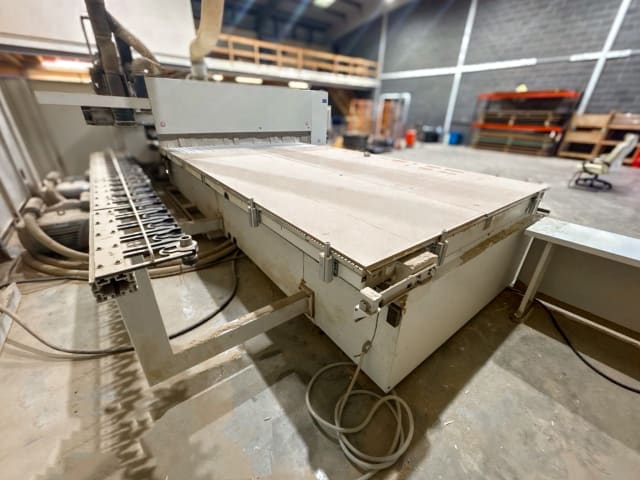 Обрабатывающий Центр С Рабочим Столом Nesting MORBIDELLI UNIVERSAL 4322 C