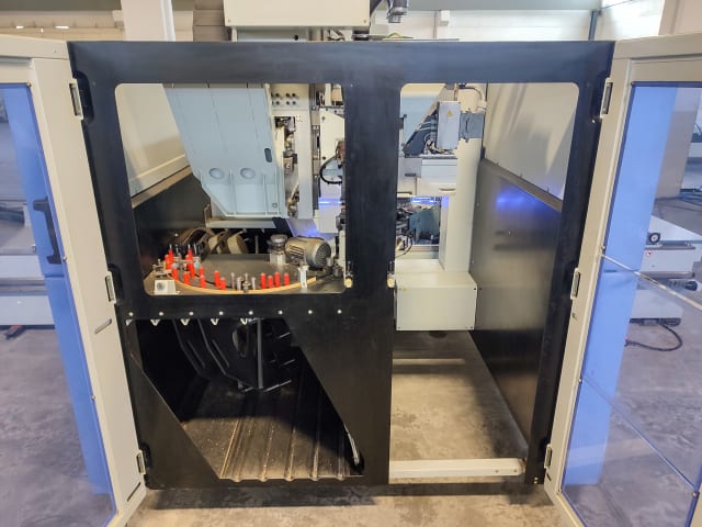 CNC Machine Centres For Routing, Drilling And Edgebanding. HOMAG BMG 512/40/15/F/V/K