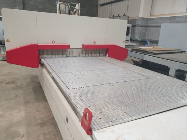 CNC Machine Center with NESTING Table SCM PRATIX S15B
