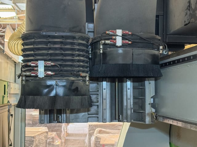 Centra Obróbcze Z Oklejaniem Krawędzi BIESSE ROVER B EDGE 1667