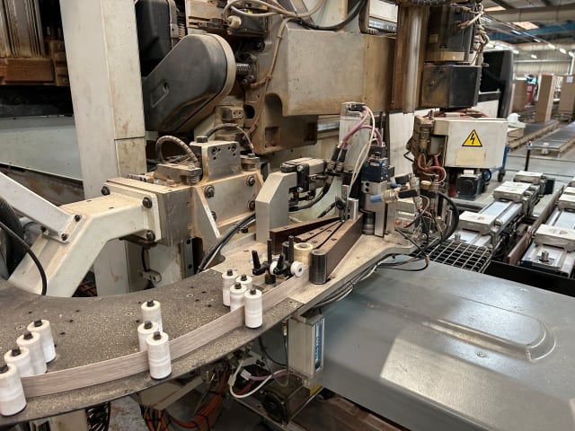 CNC Machine Centres For Routing, Drilling And Edgebanding. BIESSE Rover C EDGE 6.65
