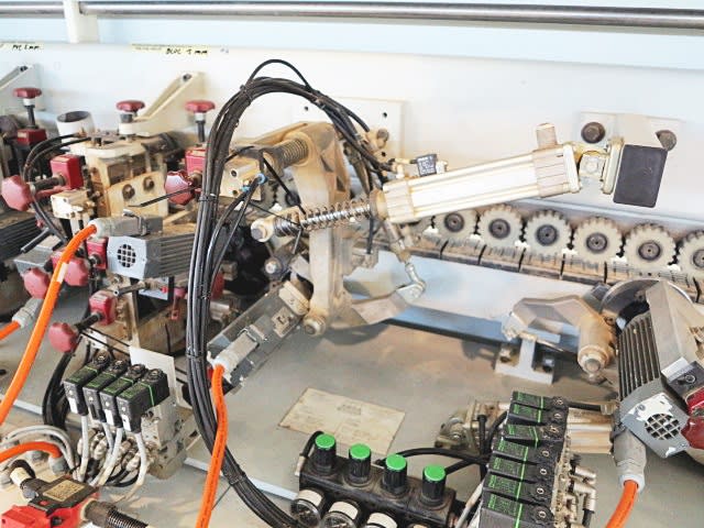 Einseitige Kantenanleimmaschine BRANDT KD 68 2 CF