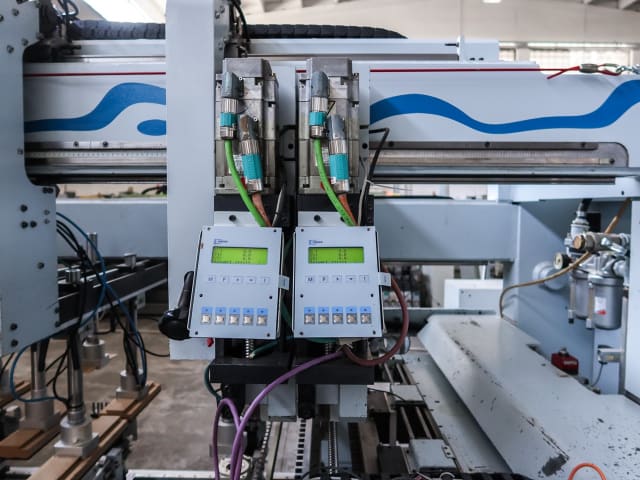 Aвтоматический дыропробивной станок WEEKE BST 500