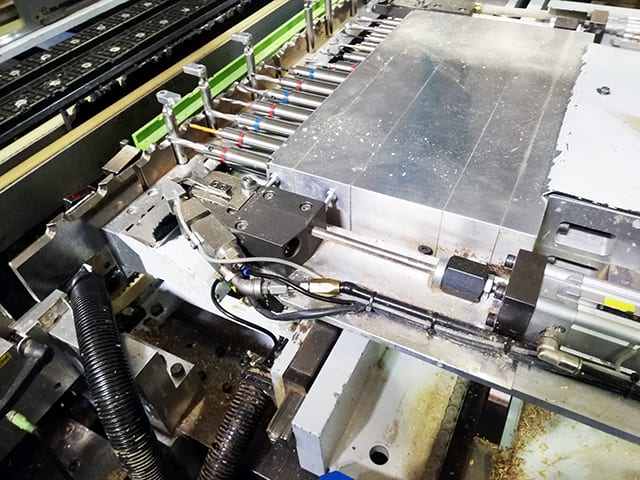 Elastyczna wiertarko-wklejarka WEEKE BHT 500