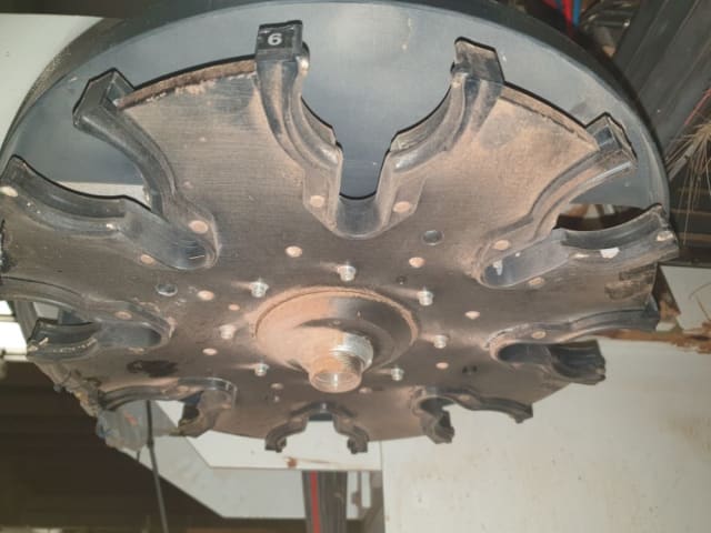 真空吸盘式加工中心 SCM TECH Z2 31-C