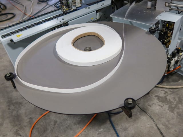 Einseitige Kantenanleimmaschine BRANDT KDF 650