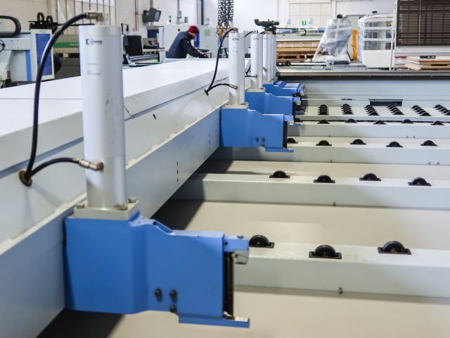Plattensäge – Beschickung von vorne HOLZMA HPP 350/43/43