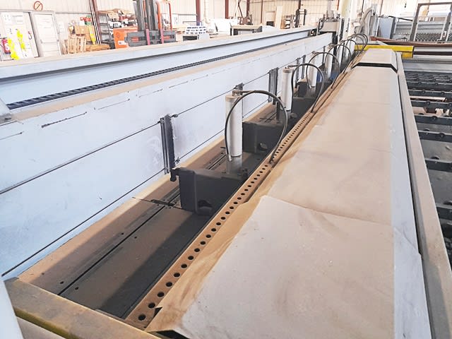 前上料裁板锯机 HOLZMA HPP 11/56/L