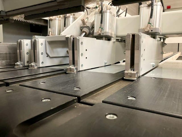 piły panelowa z automatycznym magazynem BIESSE SELCO SK 450