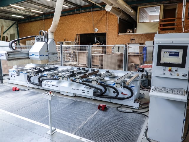 Bearbeitungszentren mit Konsolentisch WEEKE BHC 550