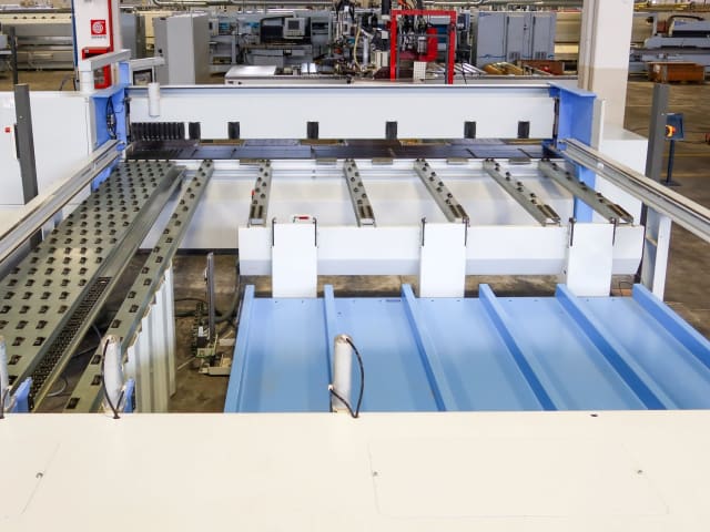 Piły Panelowe Z Załadunkiem Automatycznym HOLZMA HPP 250/43/43