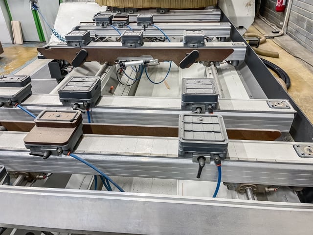 Centro De Mecanizado Con Ventosas BIESSE ROVER B 4.35