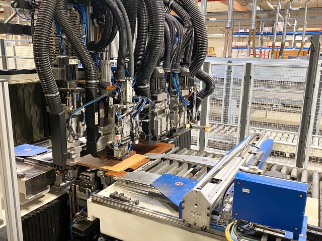 钻孔与嵌入生产线 PRIESS BAT-DTW-CNC