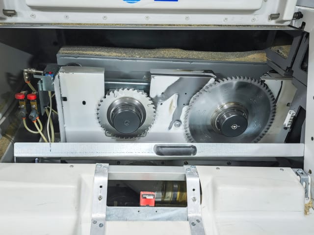 前上料裁板锯机 SELCO EB 80