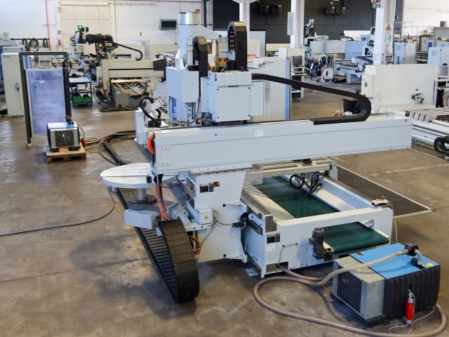 CNC Machine Centers With Pod And Rail WEEKE VENTURE 15XXL