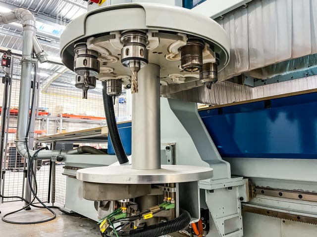 CNC Machine Center with NESTING Table WEEKE BHP 210