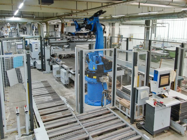 Pierwsza partia okleinowania HOMAG + KUKA KFL10 + KR