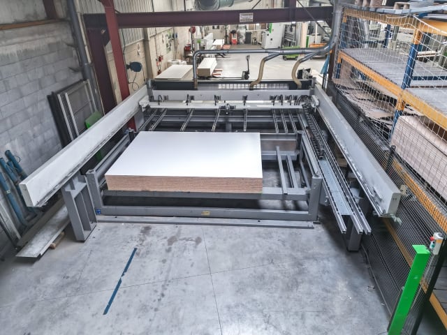 Scie À Panneaux À Chargement Automatique SELCO SK 4