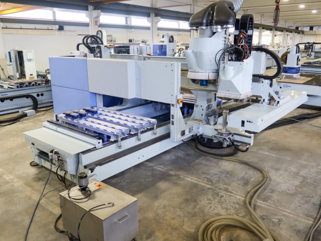 CNC Machine Centres For Routing, Drilling And Edgebanding. HOMAG BMG 512/40/15/F/V/K