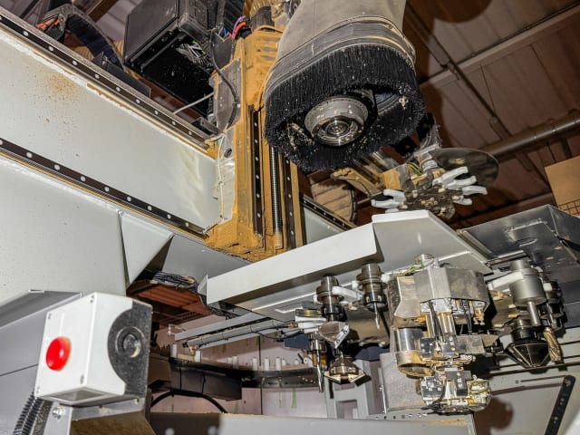 CNC Machine Centres For Routing, Drilling And Edgebanding. BIESSE ROVER B EDGE 1950