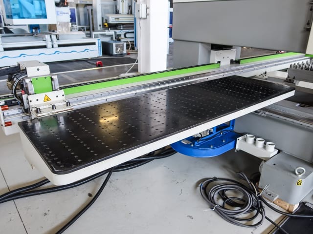 灵活钻孔 BIESSE SKIPPER 100