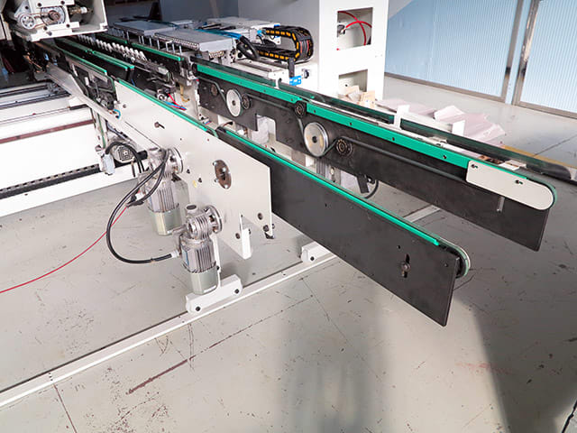 Máquina flexible de perforación e inserción MORBIDELLI AUTHOR 912