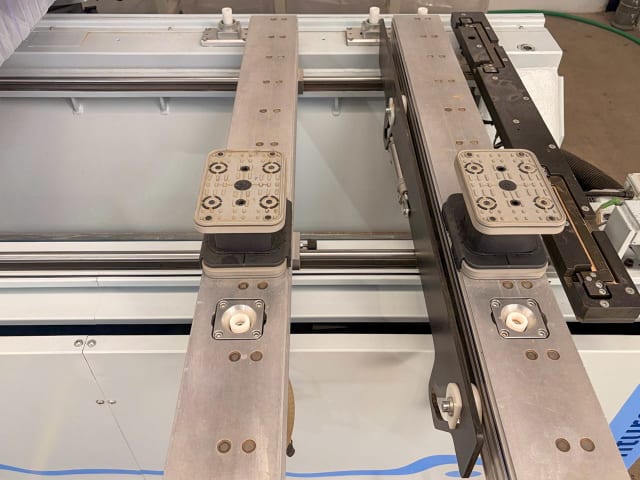 CNC Machine Centres With Pod And Rail WEEKE VENTURE 3 L