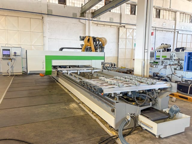 CNC Machine Centres For Routing, Drilling And Edgebanding. BIESSE ROVER B 1984 G EDGE