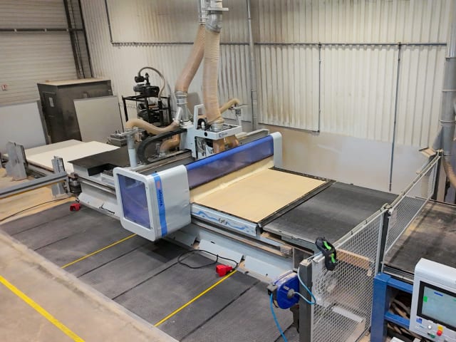 CNC Machine Centres With Flat Tables WEEKE VANTAGE 200