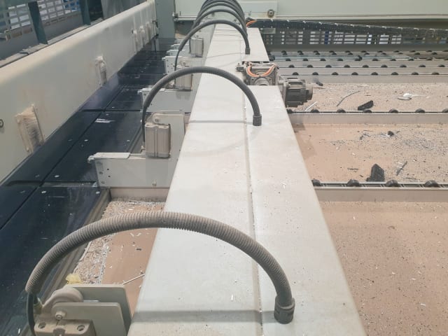 Máquinas De Corte Para Carga Dianteira BIESSE SELCO SK 4