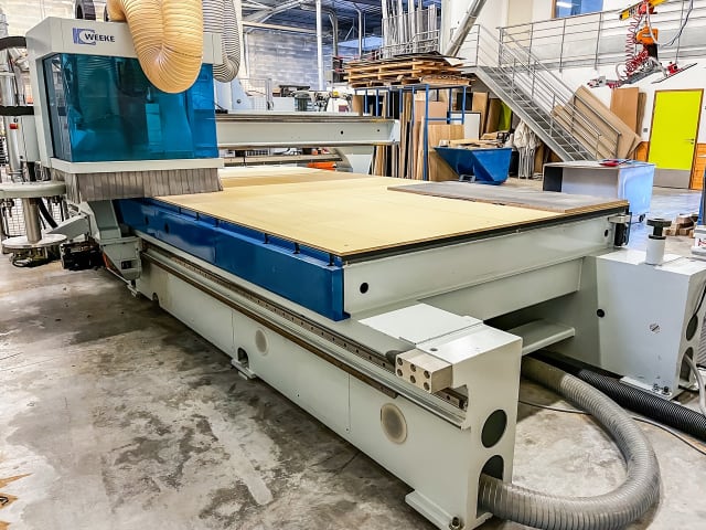 CNC Machine Center with NESTING Table WEEKE BHP 210