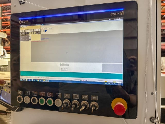Centro di lavoro con piano NESTING SCM M600 F