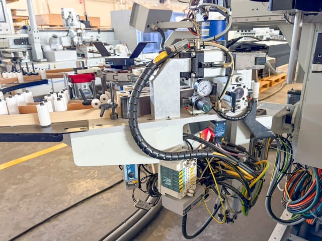 CNC Machine Centres For Routing, Drilling And Edgebanding. BIESSE ROVER B 1984 G EDGE