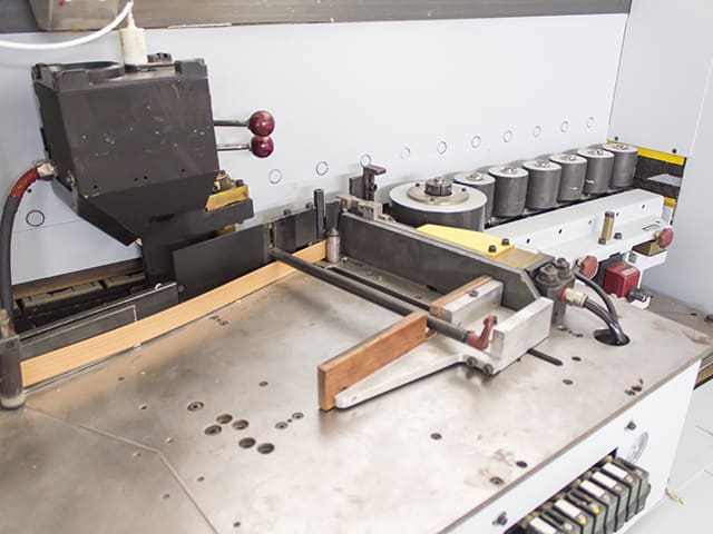 Doppelseitige Kantenanleimmaschine HOMAG KL 26/05/A12/25