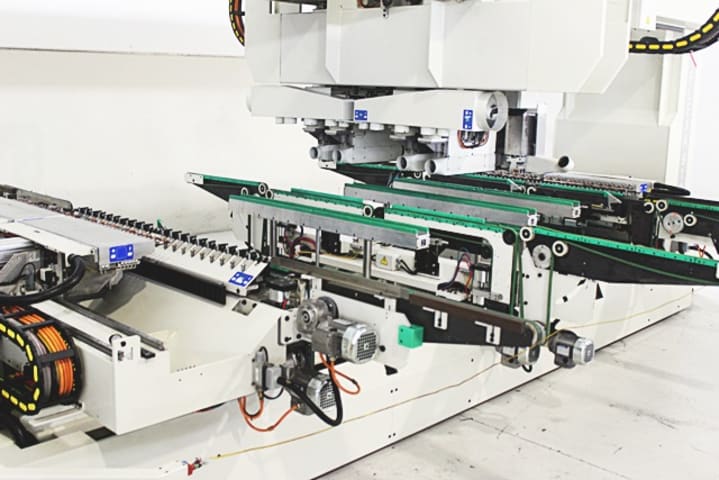 灵活钻孔 MORBIDELLI AUTHOR 912