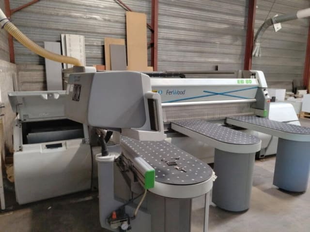 Máquinas De Corte Para Carga Dianteira SELCO EB 80