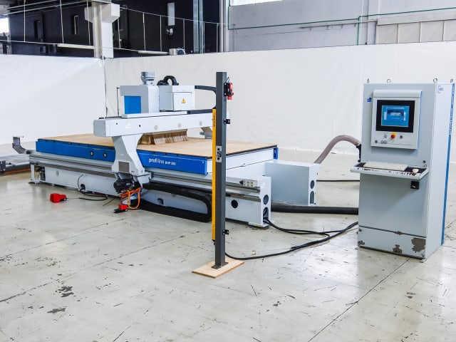 Centro De Mecanizado Con Superficie Nesting WEEKE BHP 200