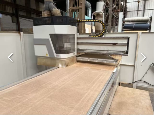 Centre d'usinage avec table NESTING SCM PRATIX 48 NST