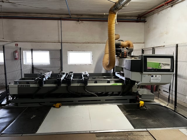 Centro De Mecanizado Con Ventosas BIESSE ROVER A 1332 ATS