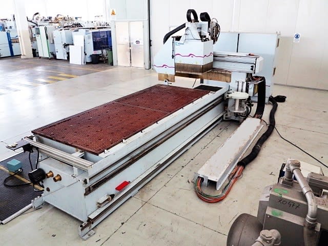 Bearbeitungszentrum mit Nestingtisch WEEKE OPTIMAT BHC 550
