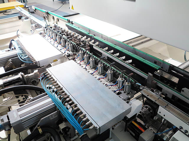Máquina flexible de perforación e inserción MORBIDELLI AUTHOR 912