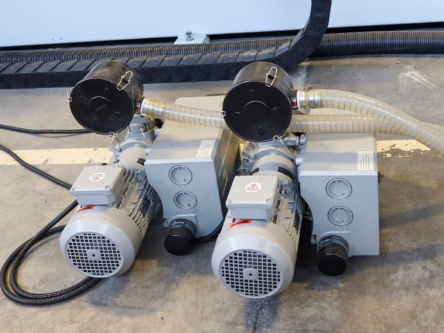 CNC Machine Centers With Pod And Rail WEEKE BMG 211 / VENTURE 220L
