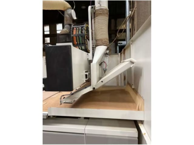 Centre d'usinage avec table NESTING SCM PRATIX 48 NST