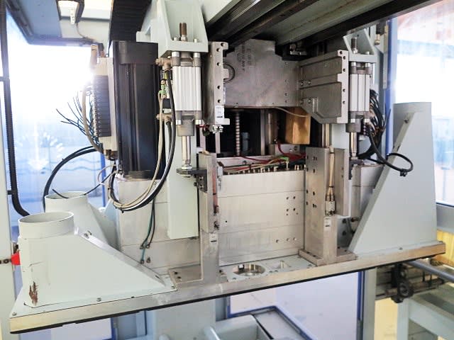 Máquina flexible de perforación WEEKE BHX 500