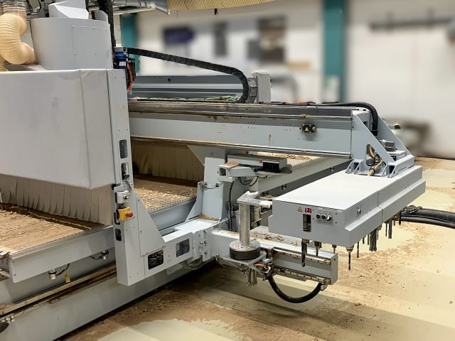 Centre d'usinage avec table NESTING HOMAG PROFI BMG 512/74/19/F/R