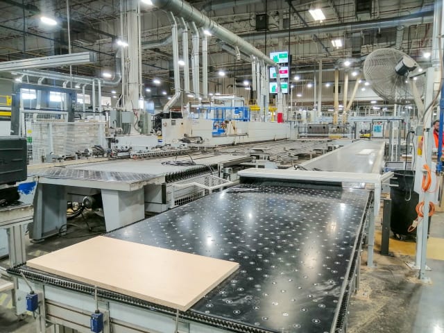 Pierwsza partia okleinowania HOMAG PROFI KFL 350/11/A3/WZ14