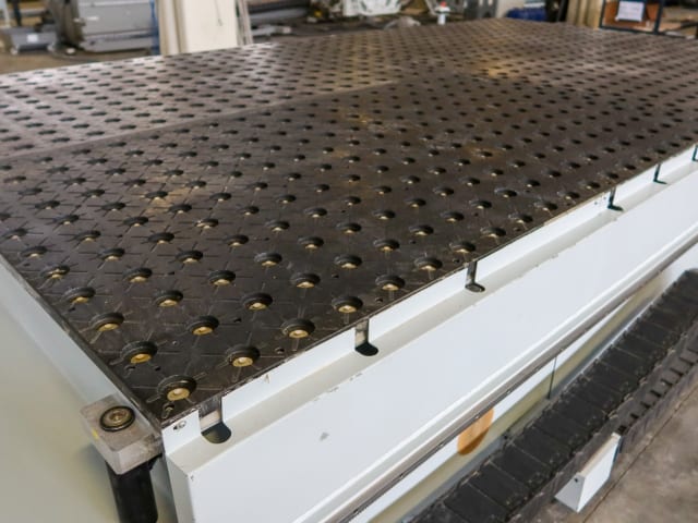 Centro di lavoro con piano NESTING WEEKE OPTIMAT BHP VANTAGE 38L